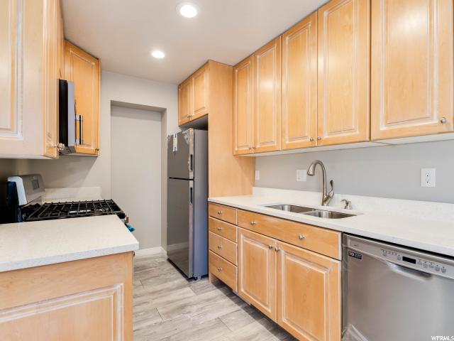 661 E Cobblestone Dr S, Midvale, UT 84047 — photo 7