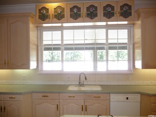 281 S 600 W, Centerville, UT 84014 — photo 11