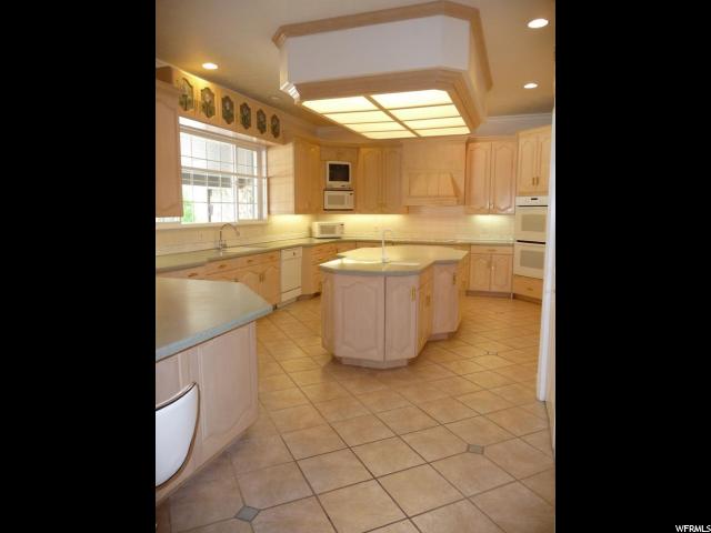 281 S 600 W, Centerville, UT 84014 — photo 10