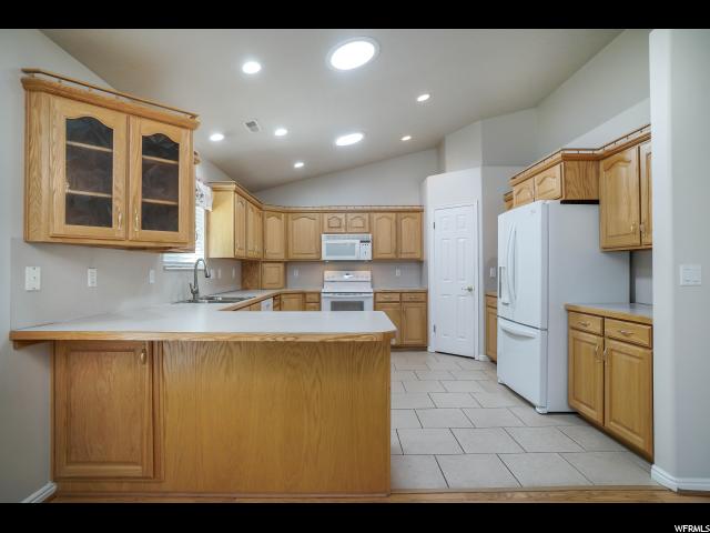 921 W 1570 N, Clinton, UT 84015 — photo 8