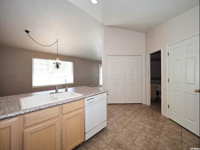 159 W Park Shadows Ct, Bountiful, UT 84010 — photo 11