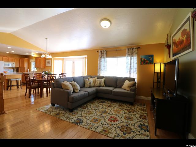 1063 Killarney Dr, Syracuse, UT 84075 — photo 6