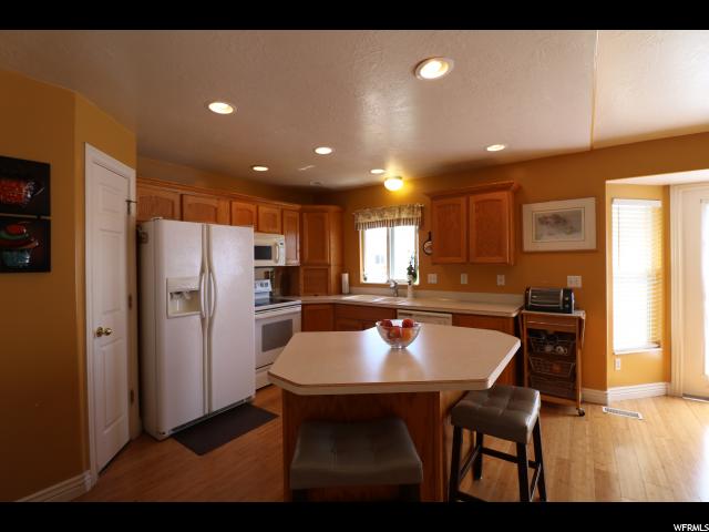 1063 Killarney Dr, Syracuse, UT 84075 — photo 9