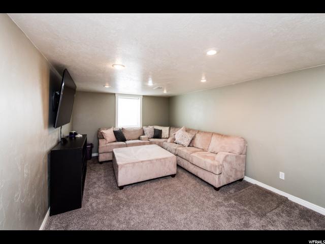 585 E 400 S, River Heights, UT 84321 — photo 10