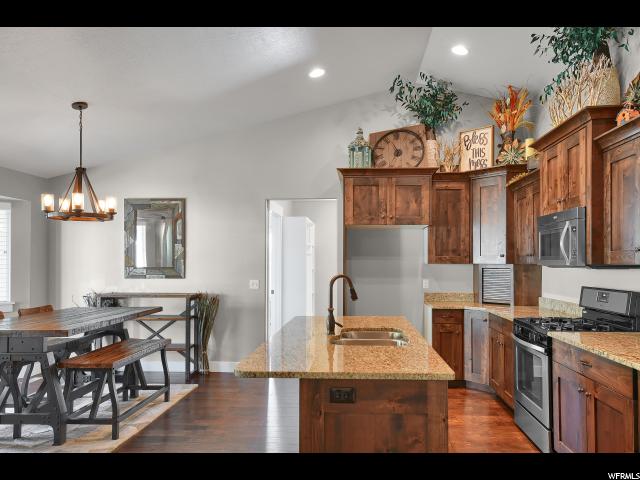 2064 E 3100 N, Layton, UT 84040 — photo 5
