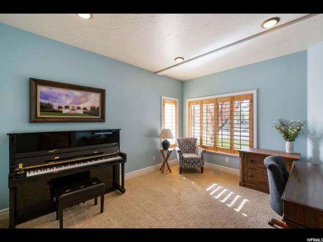 925 E Avila Dr, Sandy, UT 84094 — photo 11