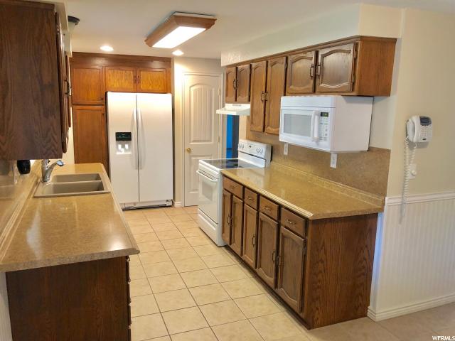 355 E Main St, Elsinore, UT 84724 — photo 12