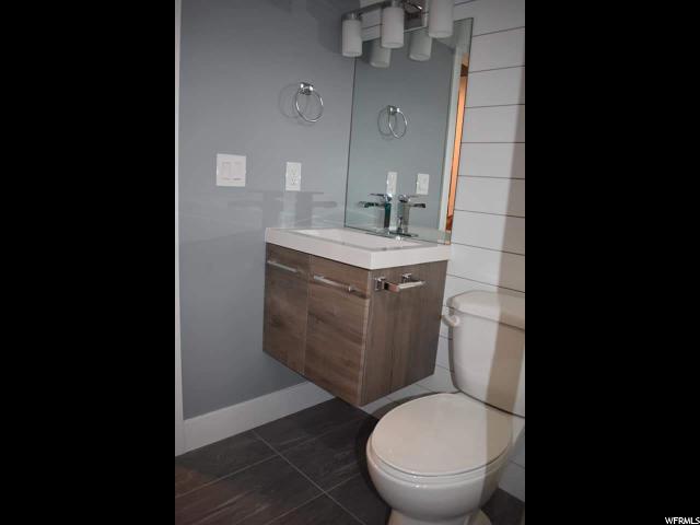 352 E Mountain View Dr S, Sandy, UT 84070 — photo 9