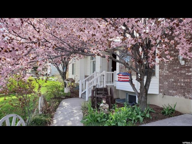 687 W 1860 N, Clinton, UT 84015 — photo 2