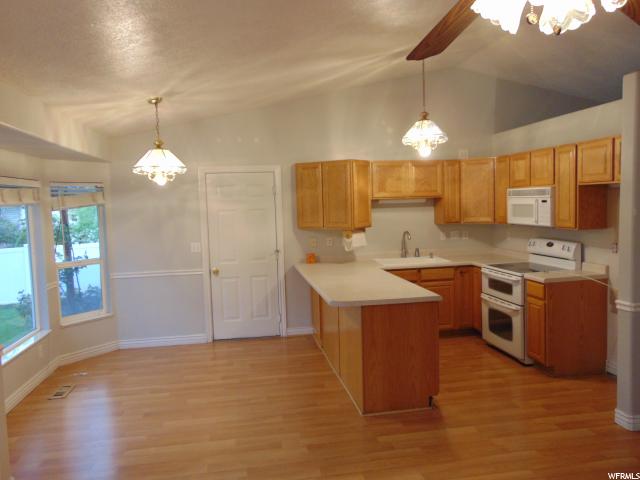 687 W 1860 N, Clinton, UT 84015 — photo 7