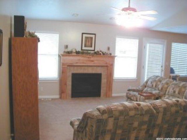 1082 W 400 S, Layton, UT 84041 — photo 2
