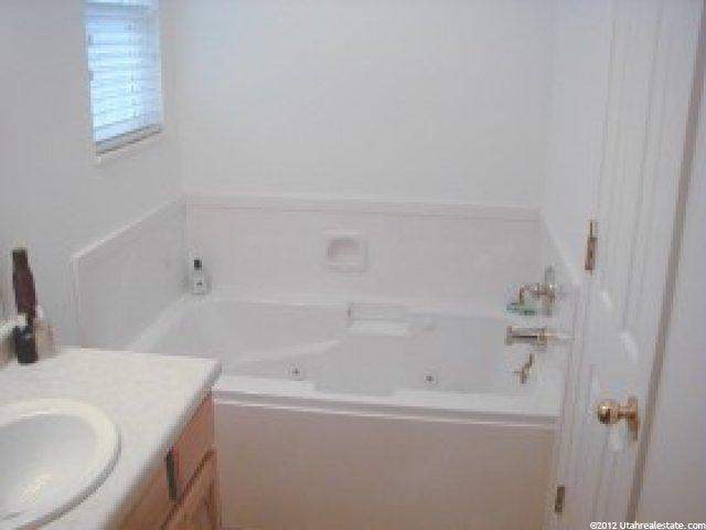 1082 W 400 S, Layton, UT 84041 — photo 4