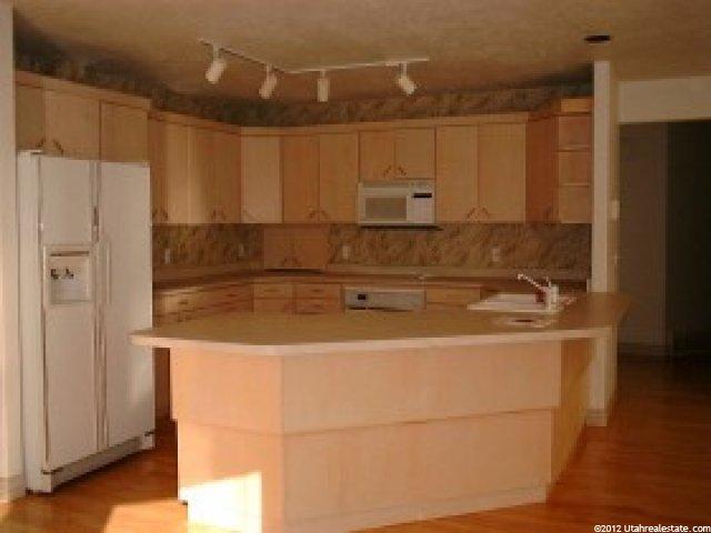 547 Oakview Ln, Bountiful, UT 84010 — photo 3