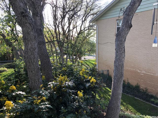 1624 Oakcrest Dr, Ogden, UT 84403 — photo 7
