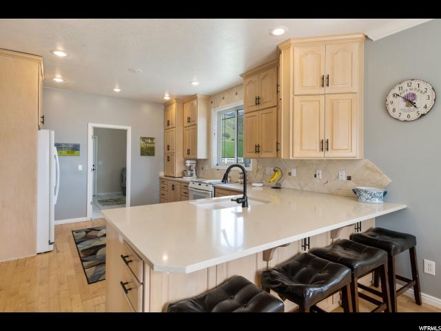 122 N Hillside Dr E, Smithfield, UT 84335 — photo 2