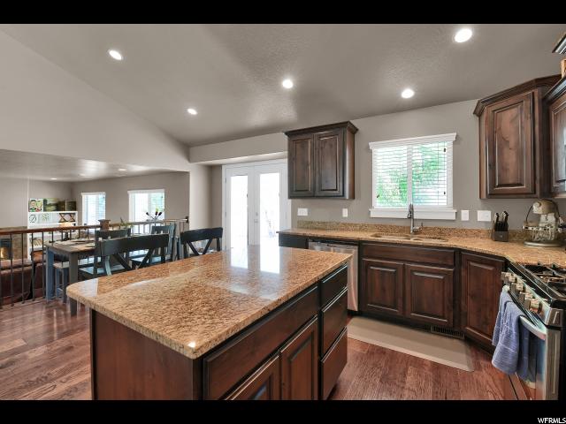 594 E Ridge Place Dr N, Ogden, UT 84404 — photo 5