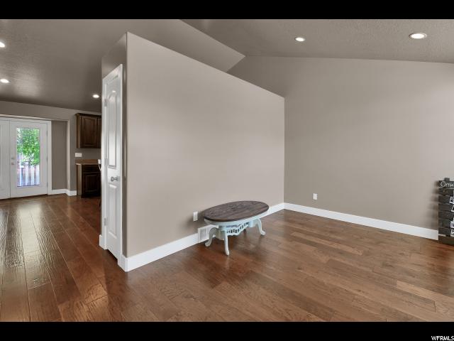 594 E Ridge Place Dr N, Ogden, UT 84404 — photo 9