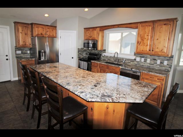 1992 N 2700 W, Clinton, UT 84015 — photo 6