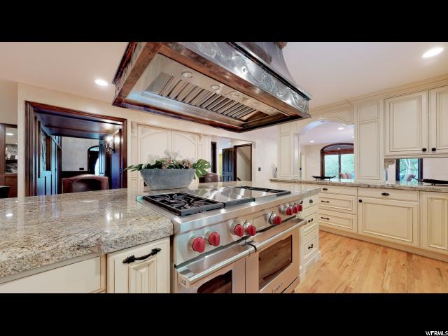 2537 S Maple Hills Dr E, Bountiful, UT 84010 — photo 10