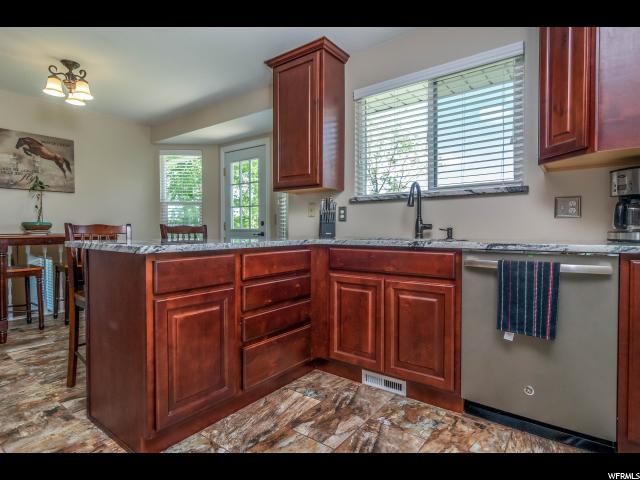 1037 E Annabelle Ln, Sandy, UT 84094 — photo 8