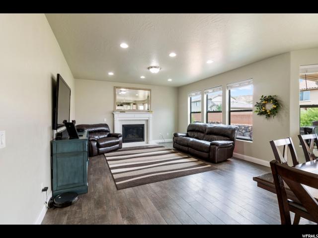 214 E Calgary Dr, St. George, UT 84790 — photo 3