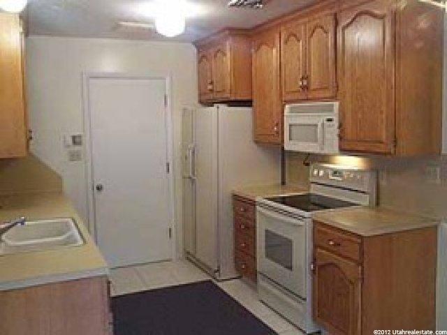 1426 Heather Dr, Layton, UT 84040 — photo 2