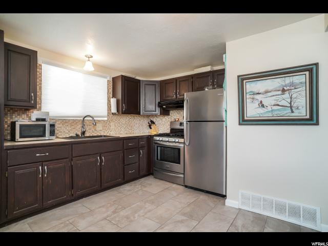 906 N Valeria Dr E, Layton, UT 84041 — photo 12