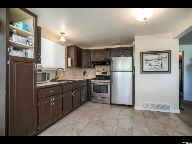 906 N Valeria Dr E, Layton, UT 84041 — photo 11