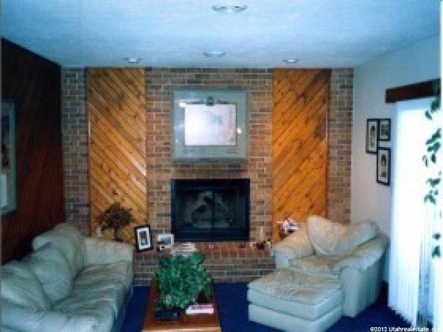 1077 Hidden Valley Dr, Sandy, UT 84094 — photo 2