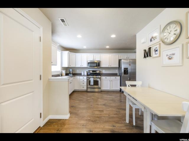 692 W Chase Ln, Centerville, UT 84014 — photo 7