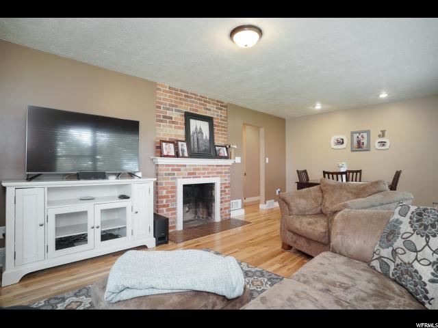 325 W Elberta Dr, Pleasant View, UT 84414 — photo 6