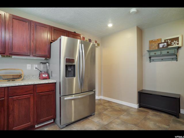 325 W Elberta Dr, Pleasant View, UT 84414 — photo 10
