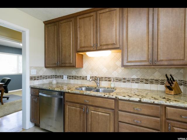 659 W 3100 S, Bountiful, UT 84010 — photo 11