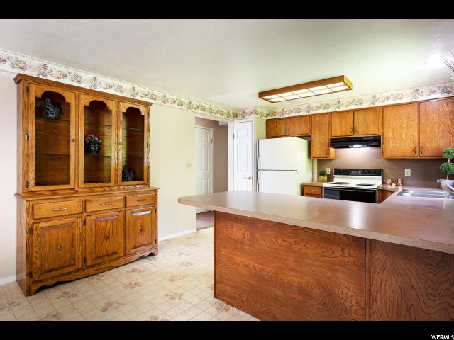 585 E Cherrywood Dr, Kaysville, UT 84037 — photo 10