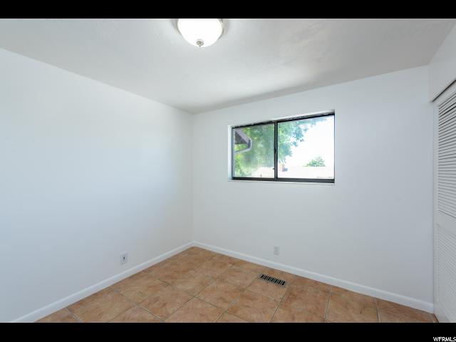 305 E Briarwood Dr N, Centerville, UT 84014 — photo 8