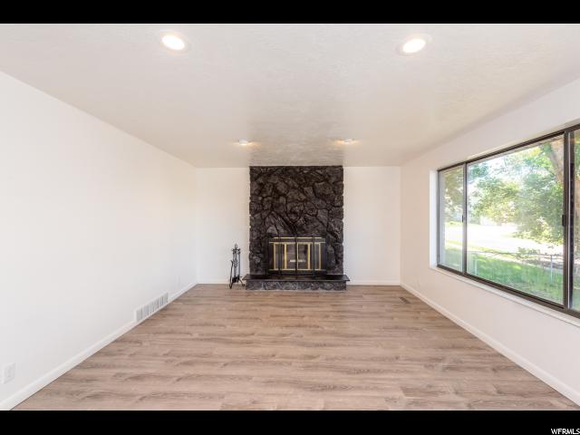 305 E Briarwood Dr N, Centerville, UT 84014 — photo 4