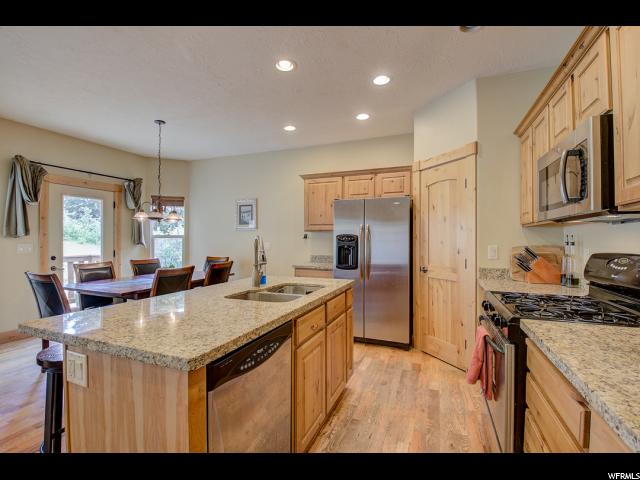 545 Crestview Dr, Summit Park, UT 84098 — photo 9