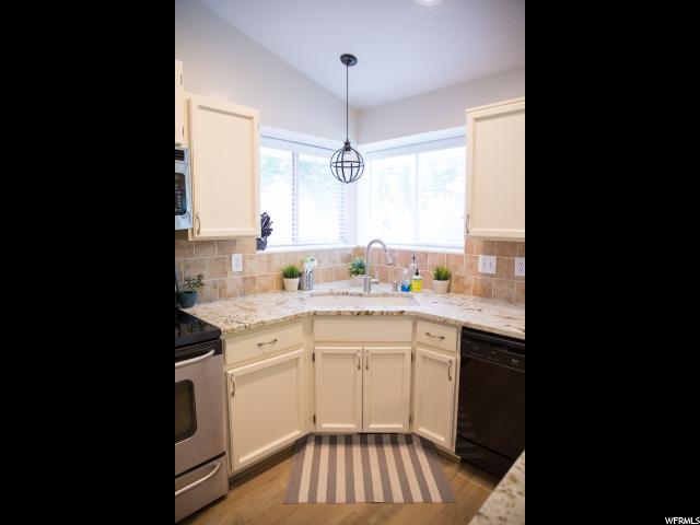 586 S 875 E, Layton, UT 84041 — photo 9