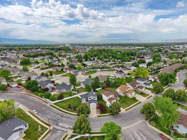 792 E 700 S, Layton, UT 84041 — photo 2