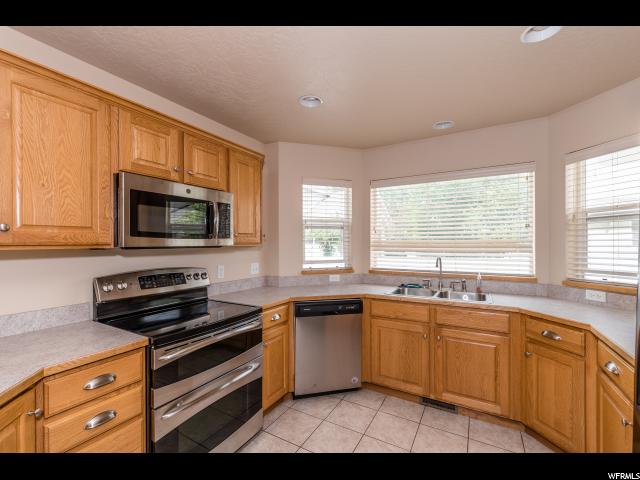 431 S 675 W, Centerville, UT 84014 — photo 2