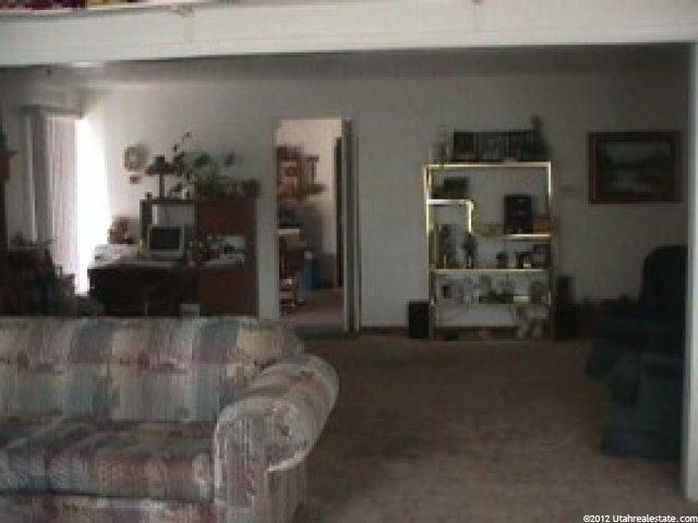 566 Howard Dr, Sandy, UT 84070 — photo 4