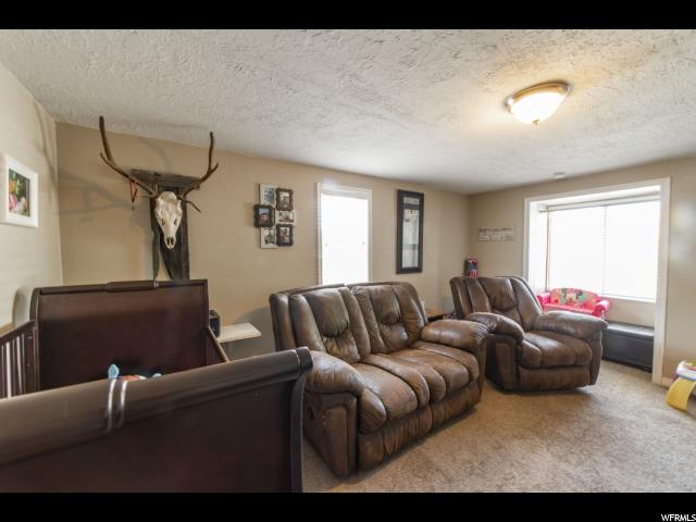 876 S 1000 E, Clearfield, UT 84015 — photo 8