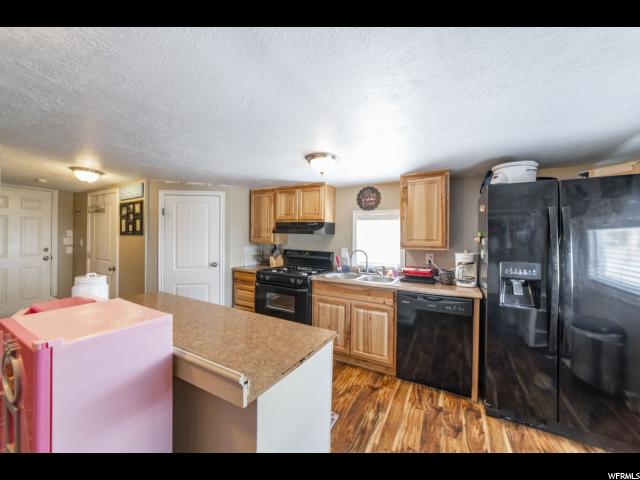 876 S 1000 E, Clearfield, UT 84015 — photo 11