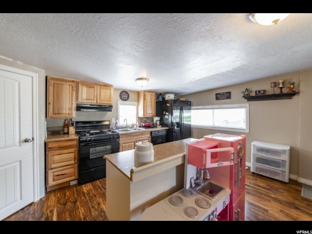 876 S 1000 E, Clearfield, UT 84015 — photo 9