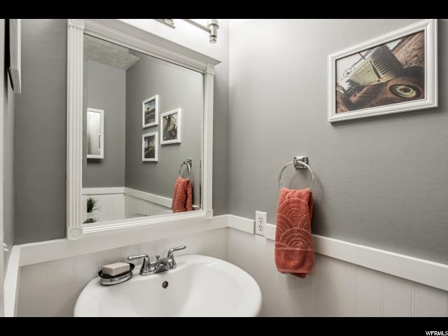 980 N Brookfield Ln, Centerville, UT 84014 — photo 10