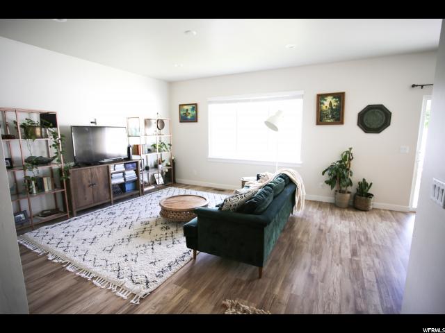 1385 E Primrose Ct, Layton, UT 84040 — photo 4