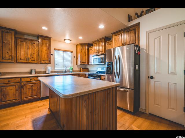 1055 S 1650 E, Clearfield, UT 84015 — photo 9