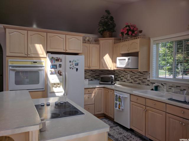 295 E Park Meadow Cir N, Hyde Park, UT 84318 — photo 9