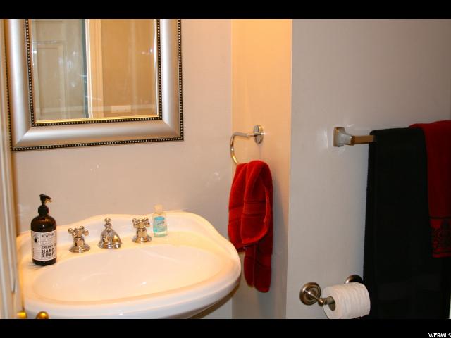 327 E Manti Dr E, Draper, UT 84020 — photo 8