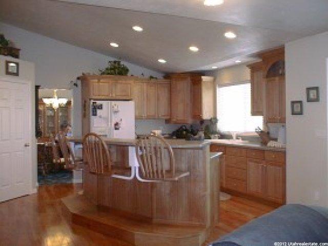 728 E 1000 S, Kaysville, UT 84037 — photo 4
